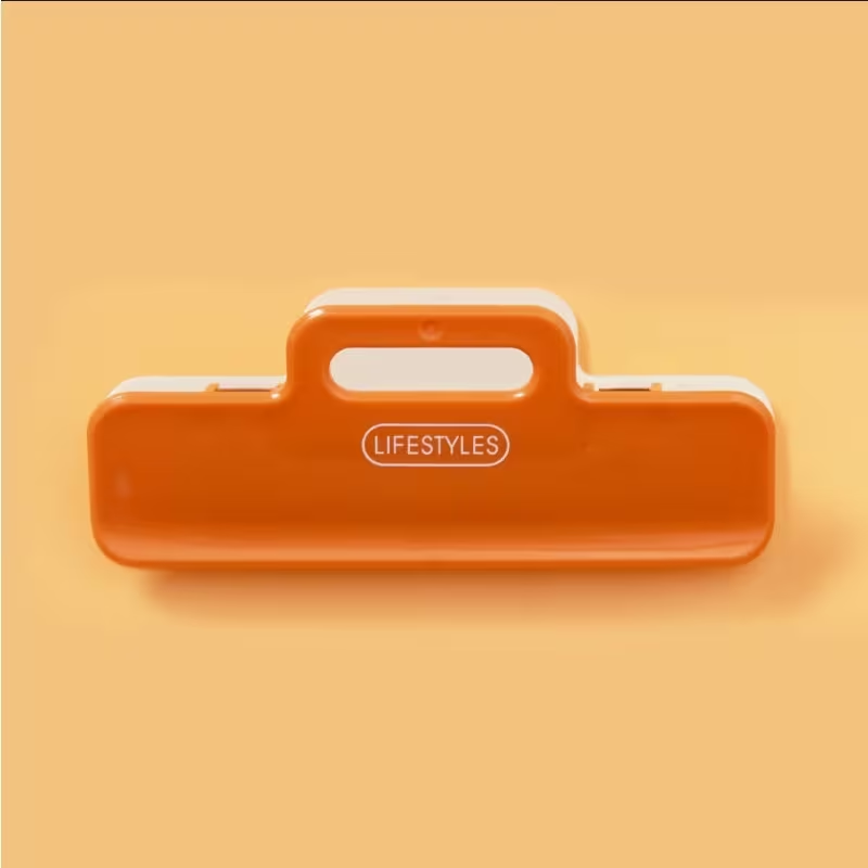 Two large household food moisture-proof and freshness-preserving sealing clips