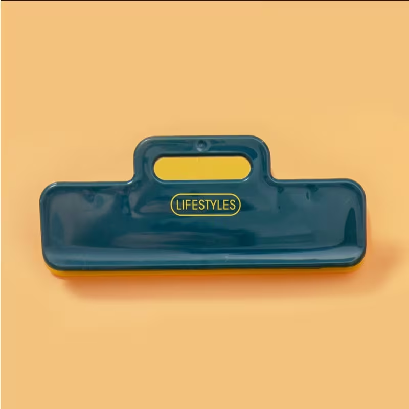 Two large household food moisture-proof and freshness-preserving sealing clips