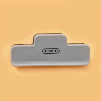 Two large household food moisture-proof and freshness-preserving sealing clips